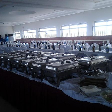 Afrique Hotel Douala Airport Buitenkant foto
