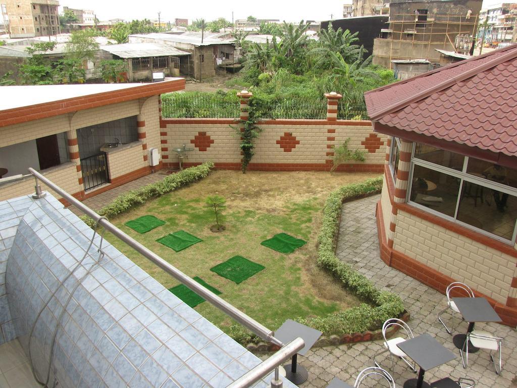 Afrique Hotel Douala Airport Buitenkant foto