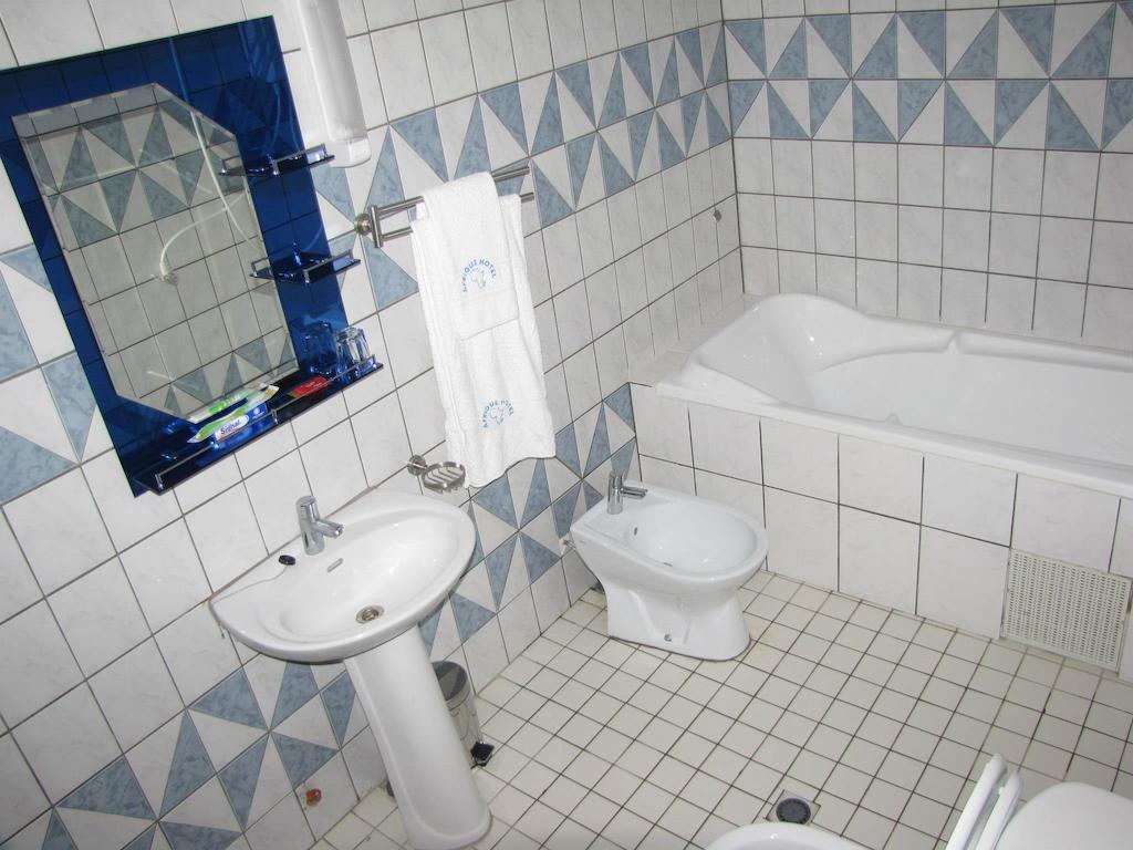 Afrique Hotel Douala Airport Kamer foto