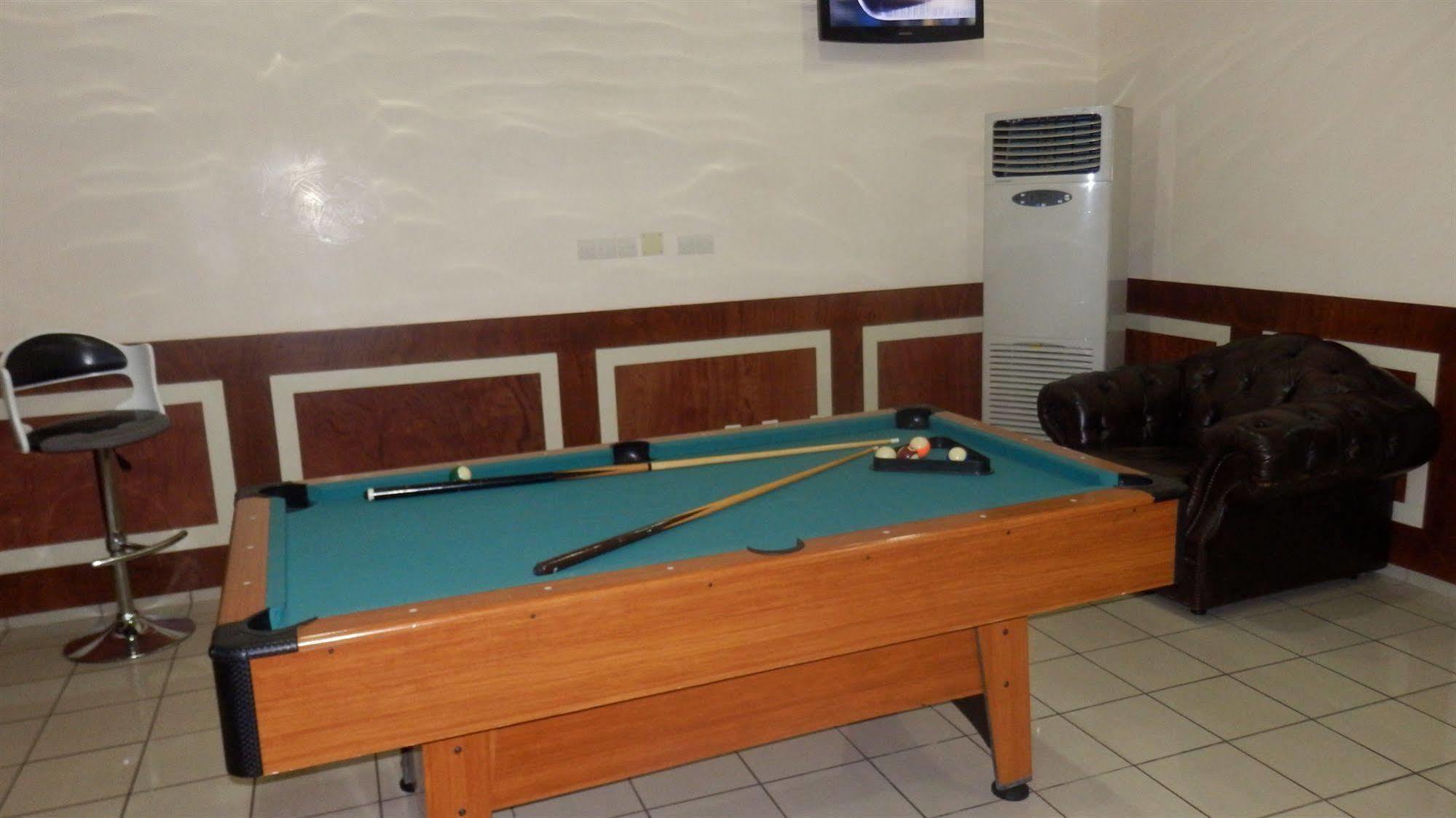 Afrique Hotel Douala Airport Buitenkant foto
