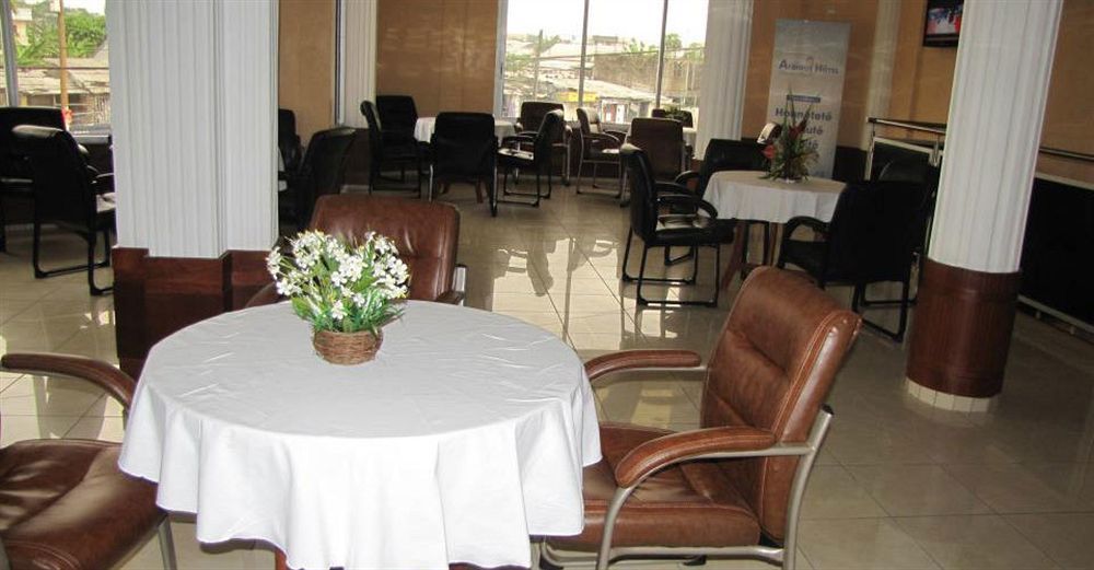 Afrique Hotel Douala Airport Buitenkant foto